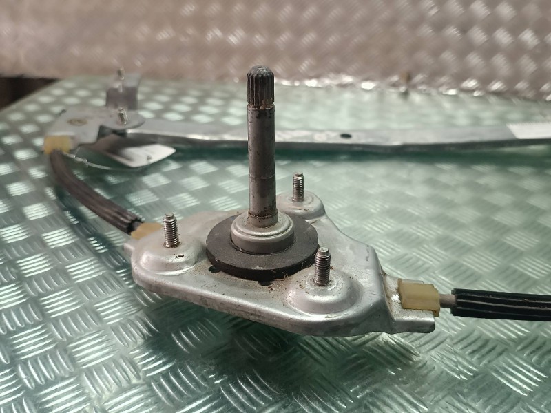 Recambio de elevalunas trasero derecho para renault zoe referencia OEM IAM 2612318  ELECTRICO