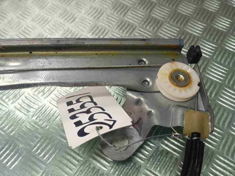 Recambio de elevalunas trasero derecho para renault zoe referencia OEM IAM 2612318  ELECTRICO