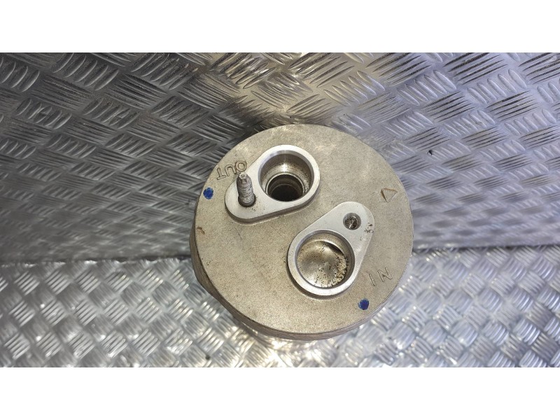 Recambio de valvula expansion para renault zoe referencia OEM IAM 921405885R  921408942R