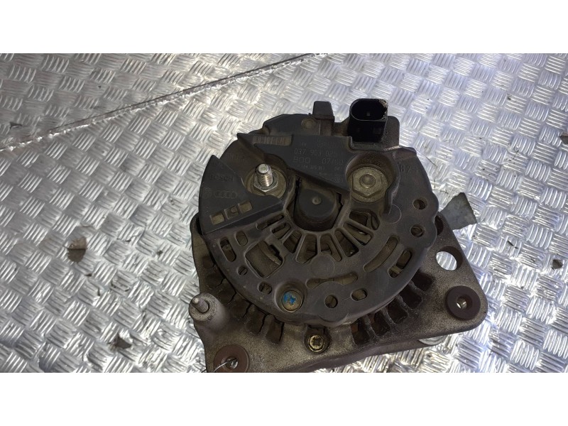 Recambio de alternador para audi a3 (8l) referencia OEM IAM 037903025M 0124325013 90A