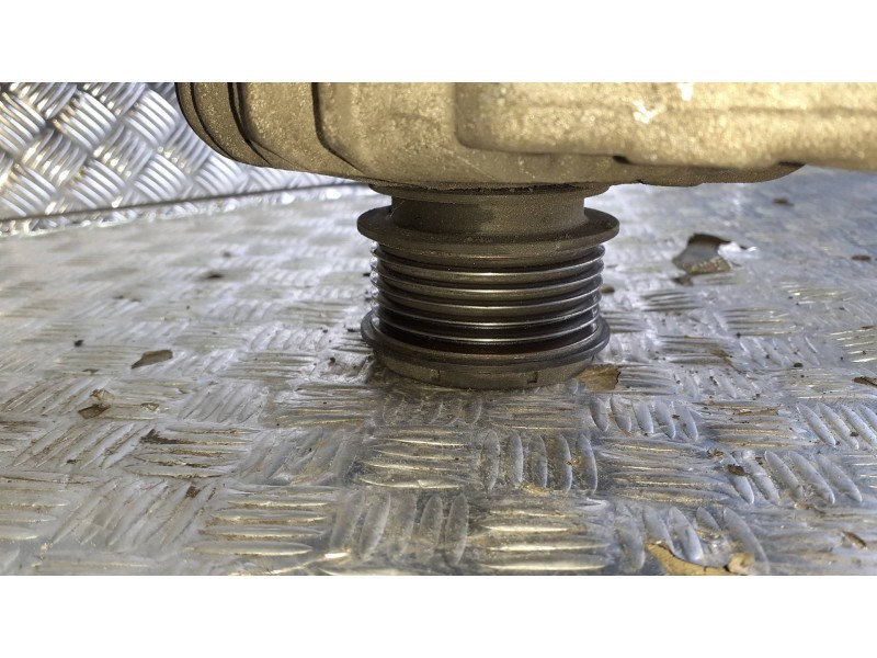 Recambio de alternador para audi a3 (8l) referencia OEM IAM 037903025M 0124325013 90A