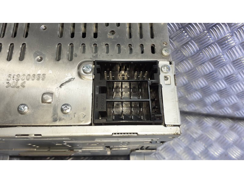 Recambio de sistema audio / radio cd para hyundai i30cw referencia OEM IAM E11034070  