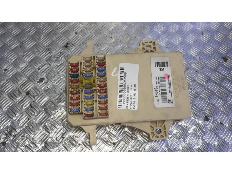 Recambio de caja reles / fusibles para hyundai i30cw referencia OEM IAM 919501H51010  