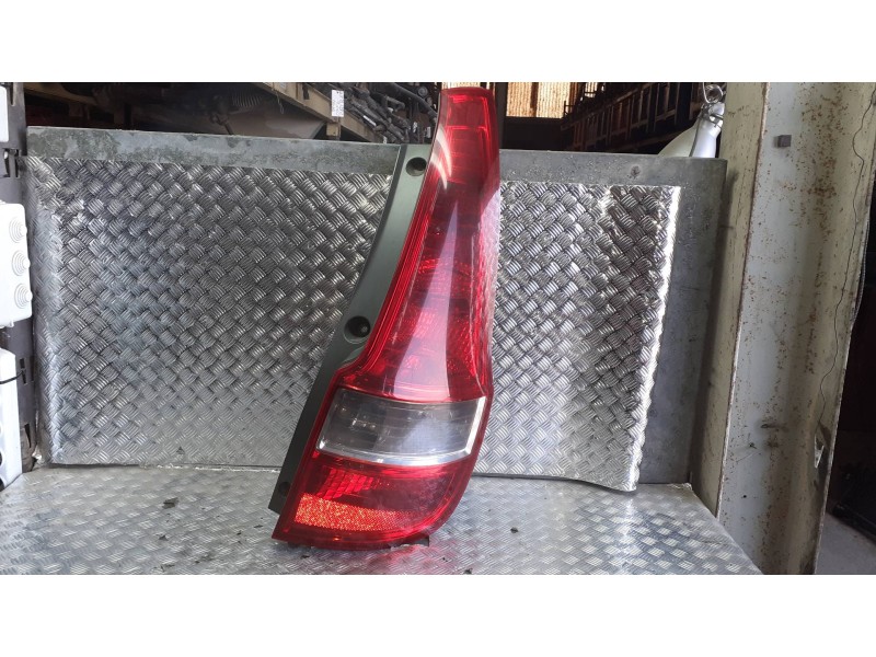 Recambio de piloto trasero derecho para hyundai i30cw referencia OEM IAM 924022R1  