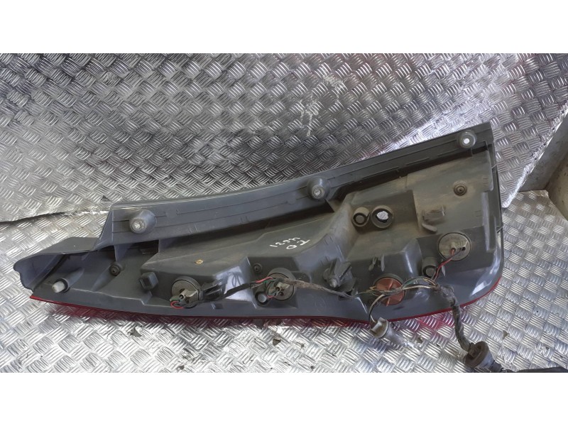 Recambio de piloto trasero derecho para hyundai i30cw referencia OEM IAM 924022R1  