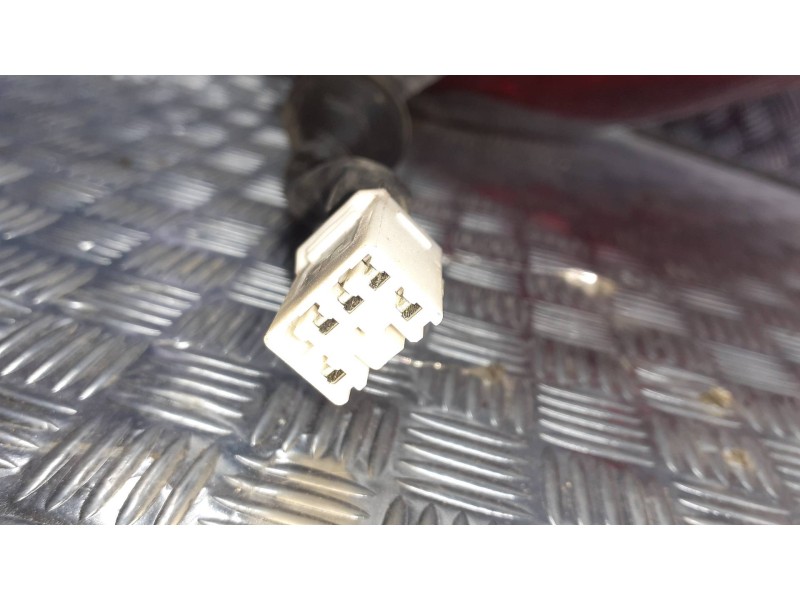 Recambio de piloto trasero derecho para hyundai i30cw referencia OEM IAM 924022R1  