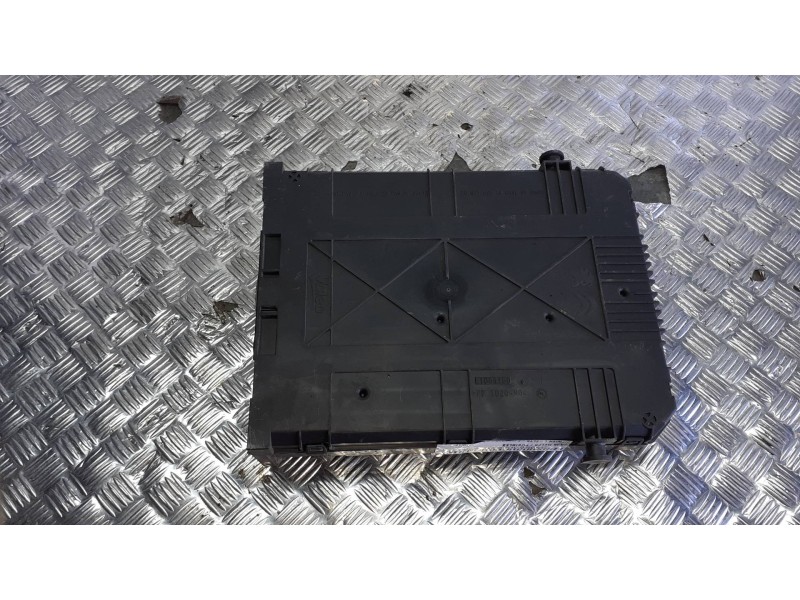 Recambio de caja reles / fusibles para citroen c-elysée referencia OEM IAM 9807531680  BSI N02