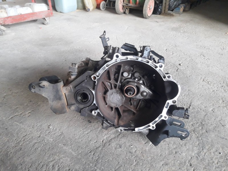 Recambio de caja cambios para hyundai i30 classic gl referencia OEM IAM WAJ6  