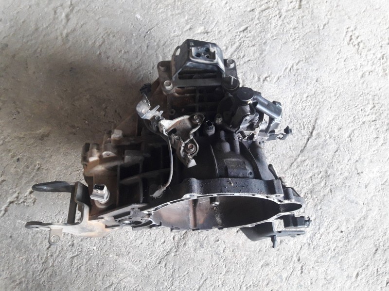 Recambio de caja cambios para hyundai i30 classic gl referencia OEM IAM WAJ6  