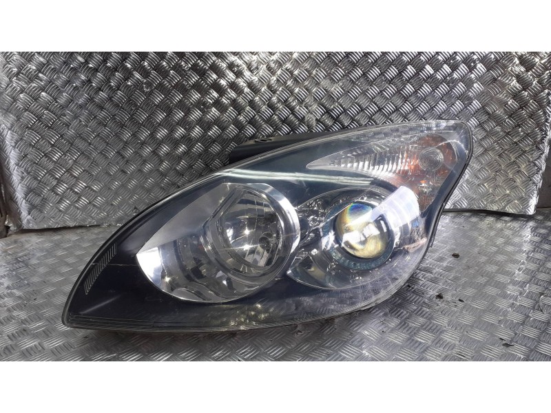 Recambio de faro izquierdo para hyundai i30cw referencia OEM IAM 921012RXXX  6 PINES