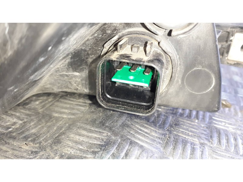 Recambio de faro izquierdo para hyundai i30cw referencia OEM IAM 921012RXXX  6 PINES