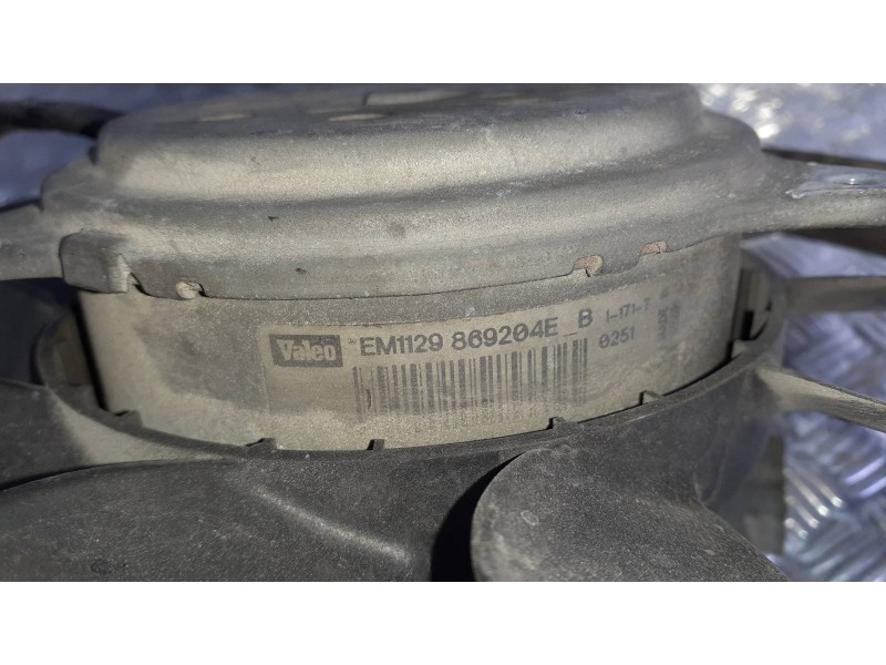 Recambio de electroventilador para audi a4 berlina (8e) referencia OEM IAM 869204E  4 PINES