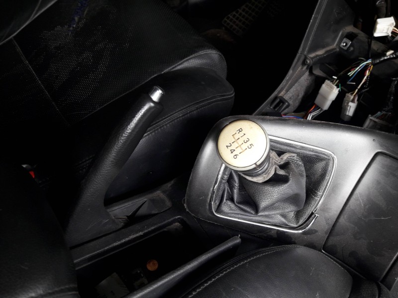 toyota avensis berlina (t25) del año 2005