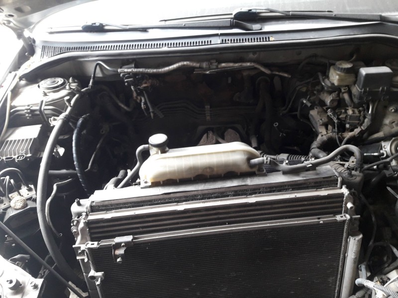 toyota avensis berlina (t25) del año 2005