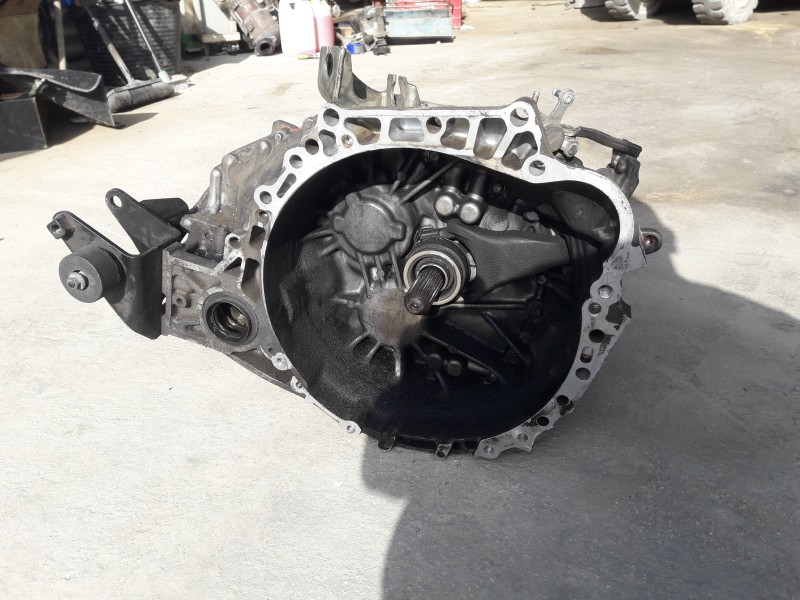 Recambio de caja cambios para toyota avensis berlina (t25) referencia OEM IAM   