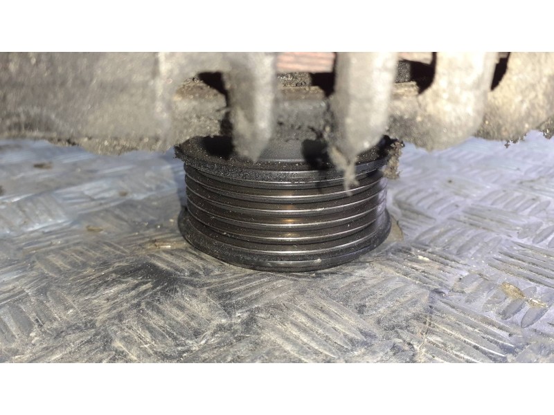 Recambio de alternador para hyundai i30cw referencia OEM IAM 37300A2850 2611067 130A