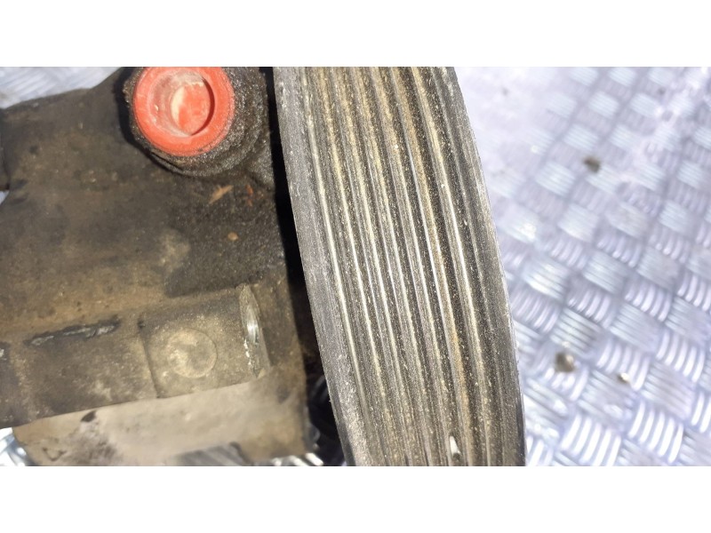 Recambio de bomba direccion para opel vivaro furgón/combi (07.2006 =>) referencia OEM IAM 8200024738 8200024778 26081335RR