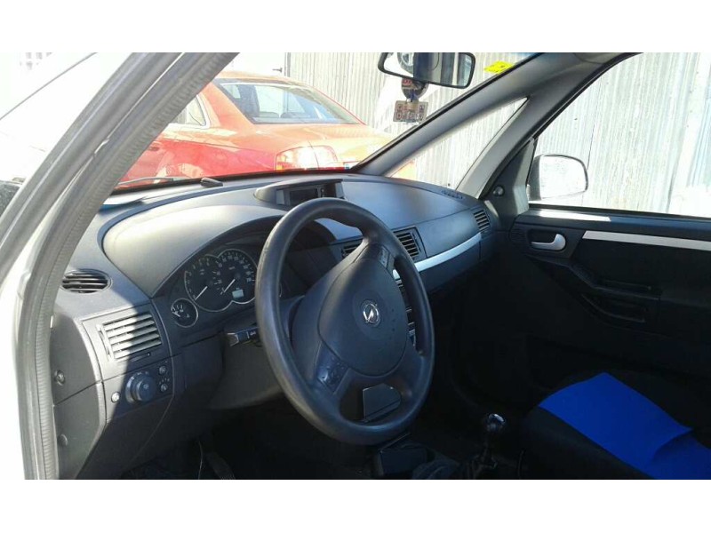 opel meriva del año 2004