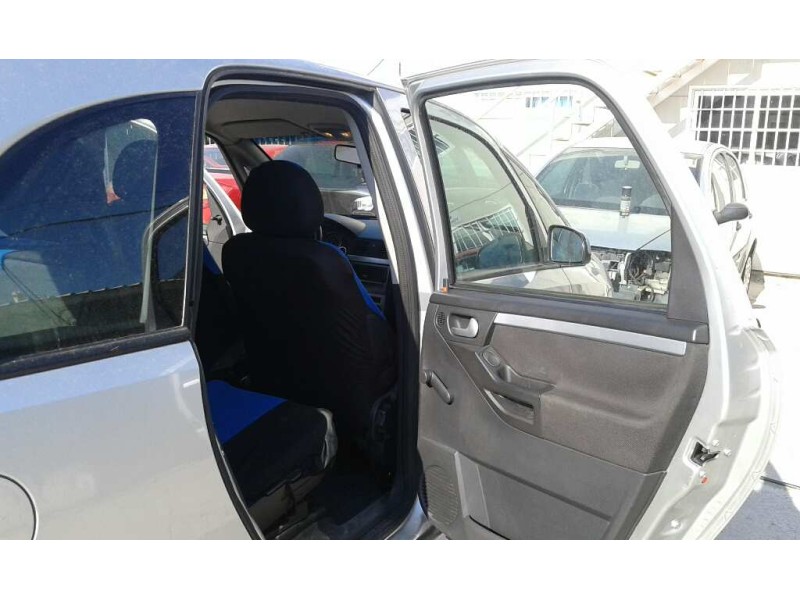 opel meriva del año 2004