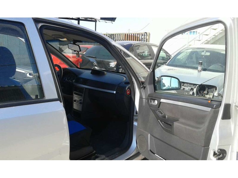 opel meriva del año 2004