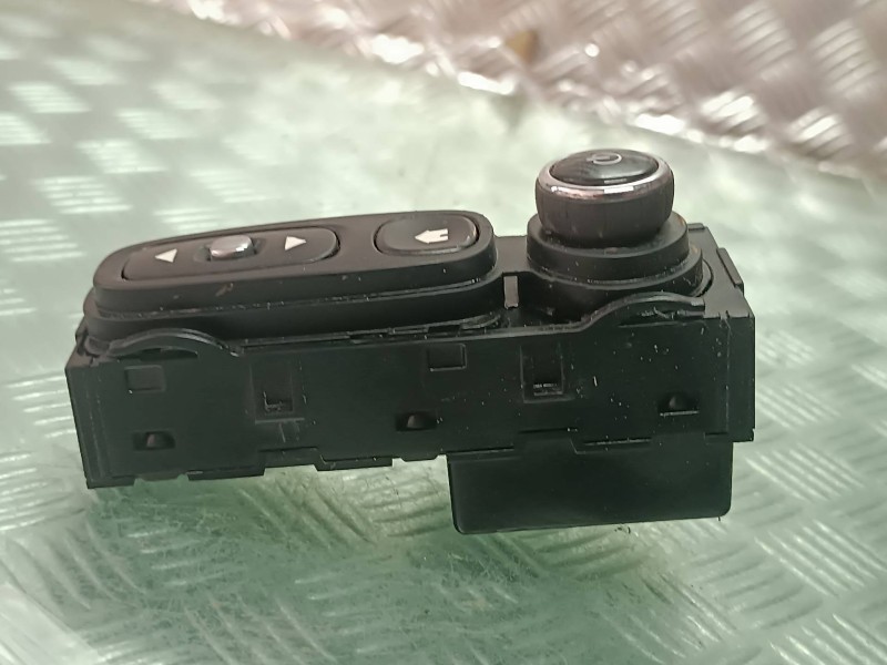 Recambio de mando multifuncion para renault zoe referencia OEM IAM 253B08825R  MANDO RADIO