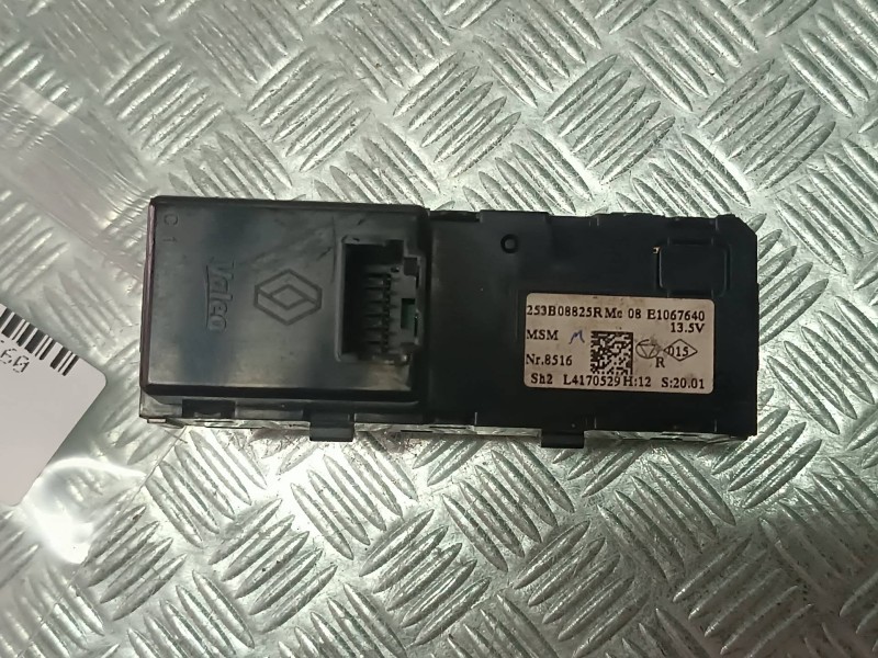 Recambio de mando multifuncion para renault zoe referencia OEM IAM 253B08825R  MANDO RADIO