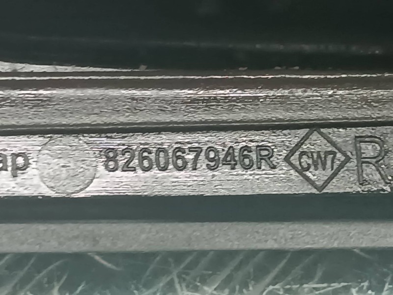 Recambio de maneta exterior trasera derecha para renault zoe referencia OEM IAM 826067946R  