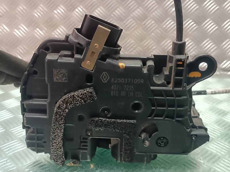 Recambio de cerradura puerta trasera izquierda para renault zoe referencia OEM IAM 825037100R 40717235 CONECTOR 4 PINES