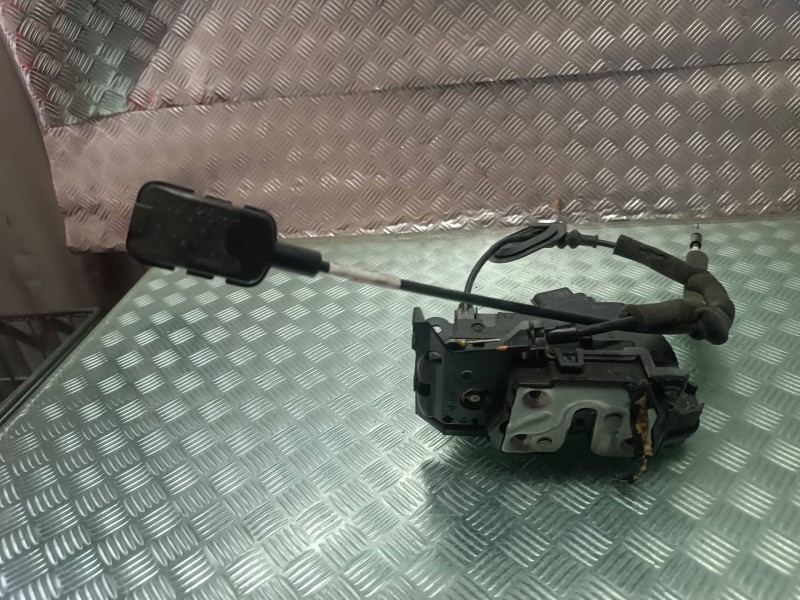 Recambio de cerradura puerta trasera izquierda para renault zoe referencia OEM IAM 825037100R 40717235 CONECTOR 4 PINES