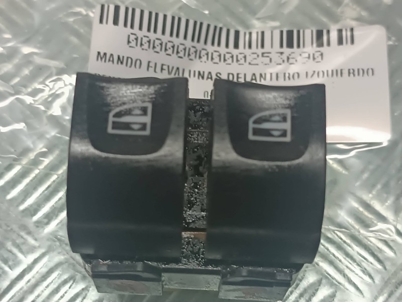 Recambio de mando elevalunas delantero izquierdo para renault zoe referencia OEM IAM 254118044R  CONECTOR 7 PINES