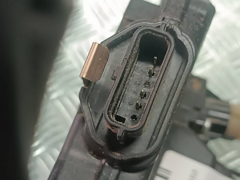 Recambio de cerradura puerta delantera izquierda para renault zoe referencia OEM IAM 805031107R 40517235 CONECTOR 4 PINES