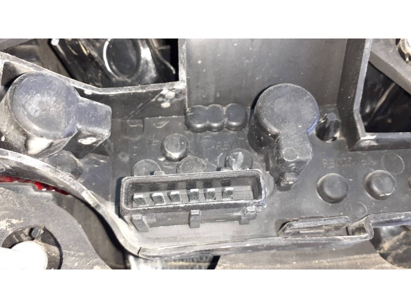 Recambio de piloto trasero derecho para toyota avensis berlina (t25) referencia OEM IAM 89028758  6 PINES