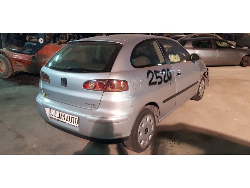 seat ibiza (6l1) del año 2002