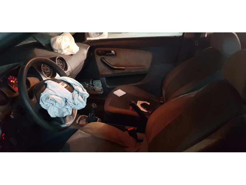 seat ibiza (6l1) del año 2002