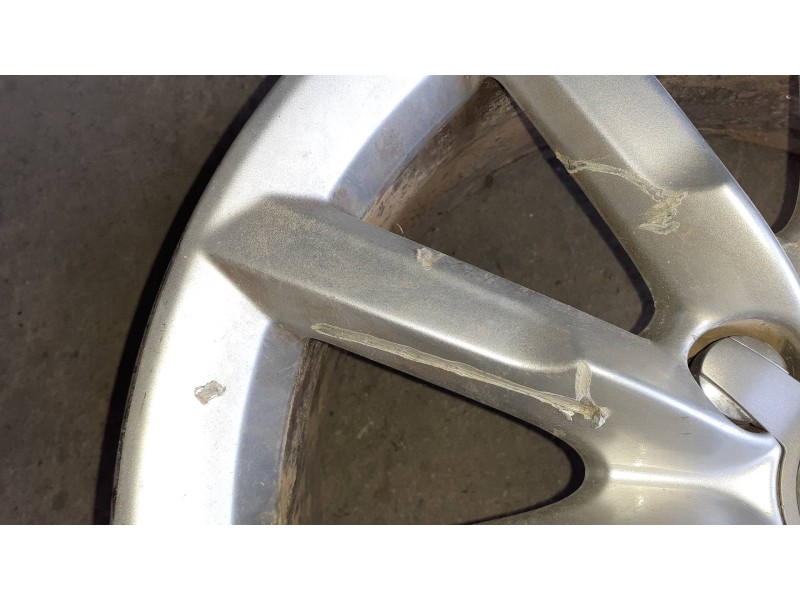 Recambio de juego llantas para audi q3 (8u) referencia OEM IAM 8U0601025S  7.0JX17H2