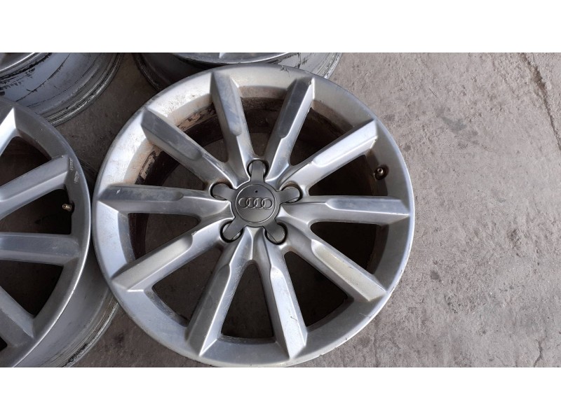 Recambio de juego llantas para audi q3 (8u) referencia OEM IAM 8U0601025S  7.0JX17H2