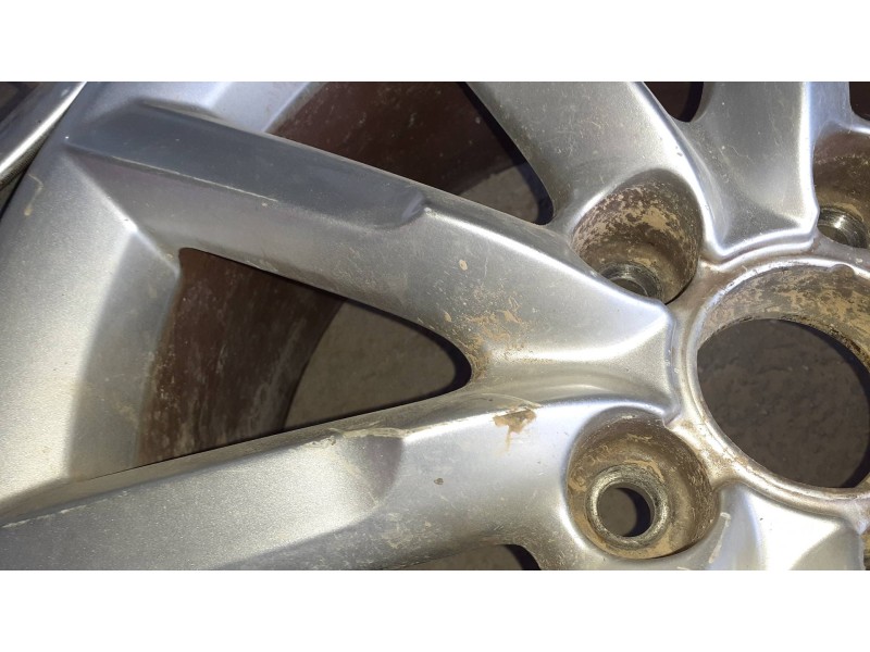 Recambio de juego llantas para audi q3 (8u) referencia OEM IAM 8U0601025S  7.0JX17H2