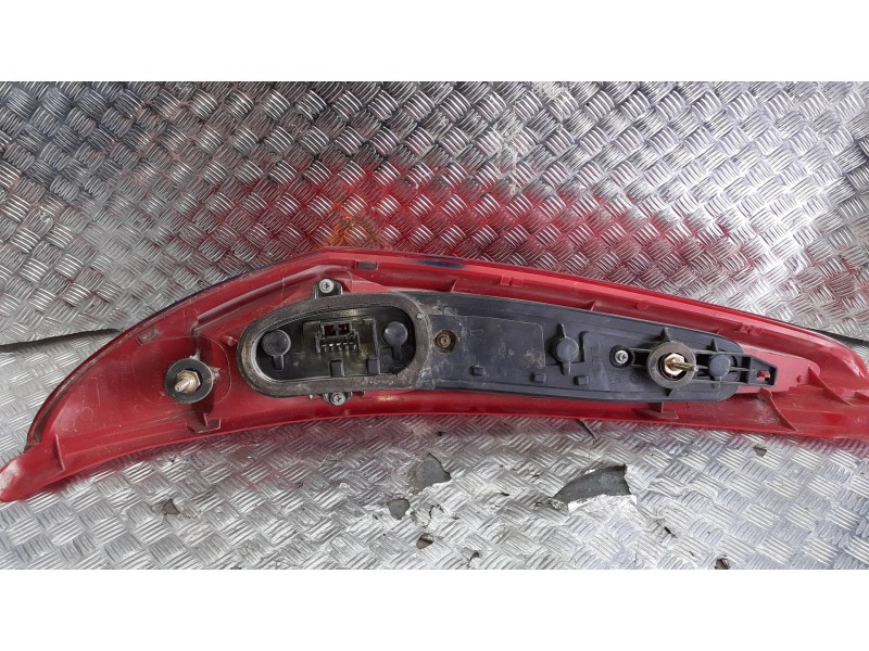 Recambio de piloto trasero derecho para fiat punto berlina (188) referencia OEM IAM E357284  5 PINES