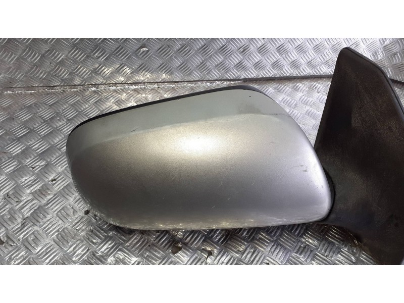 Recambio de retrovisor derecho para toyota avensis berlina (t25) referencia OEM IAM E11015829  ELECTRICO