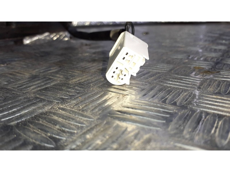 Recambio de retrovisor derecho para toyota avensis berlina (t25) referencia OEM IAM E11015829  ELECTRICO