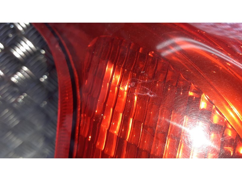 Recambio de piloto trasero izquierdo para toyota avensis berlina (t25) referencia OEM IAM 89028759  6 PINES