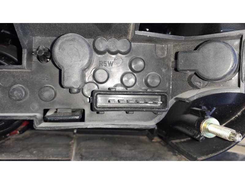 Recambio de piloto trasero izquierdo para toyota avensis berlina (t25) referencia OEM IAM 89028759  6 PINES