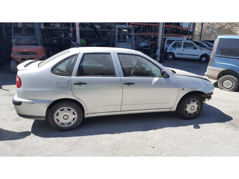 seat cordoba berlina (6k2) del año 2001
