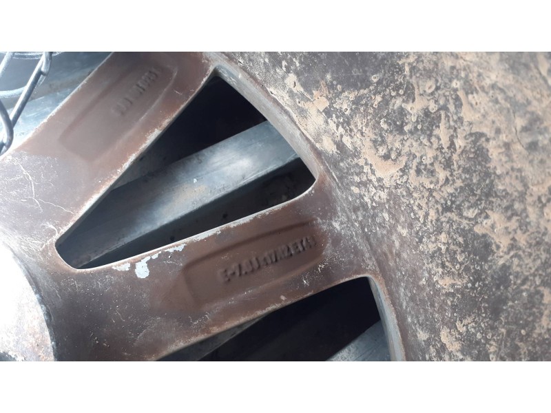 Recambio de juego llantas para audi q3 (8u) referencia OEM IAM 8U0601025S  7.0JX17H2