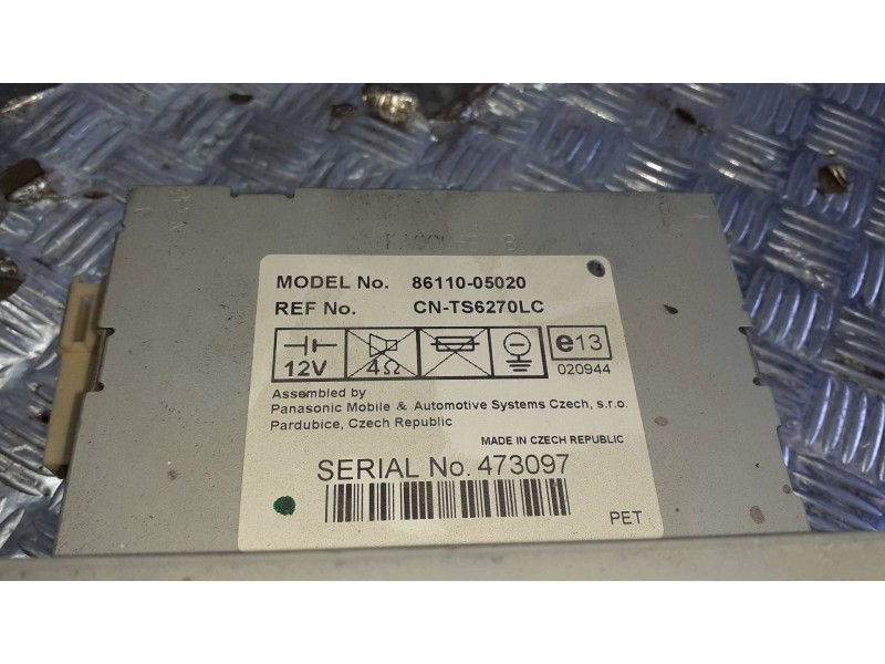 Recambio de pantalla multifuncion para toyota avensis berlina (t25) referencia OEM IAM 8611005020  