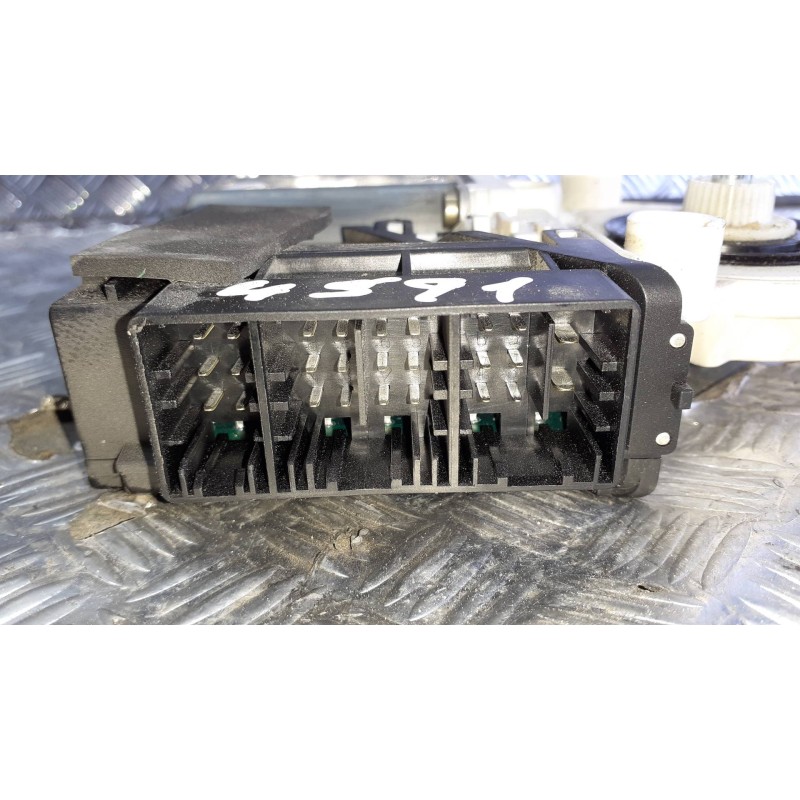 Recambio de motor elevalunas delantero derecho para seat cordoba berlina (6l2) referencia OEM IAM 101386102  