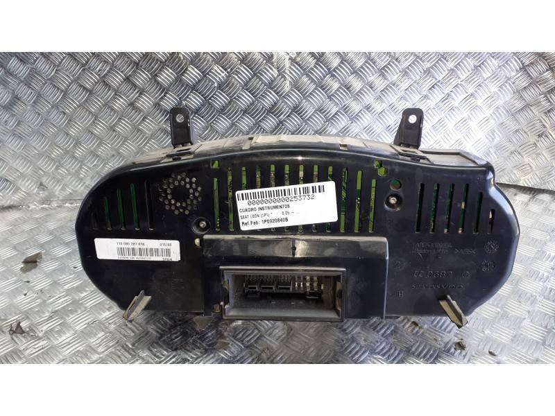 Recambio de cuadro instrumentos para seat leon (1p1) referencia OEM IAM 1P0920840B  110080281018