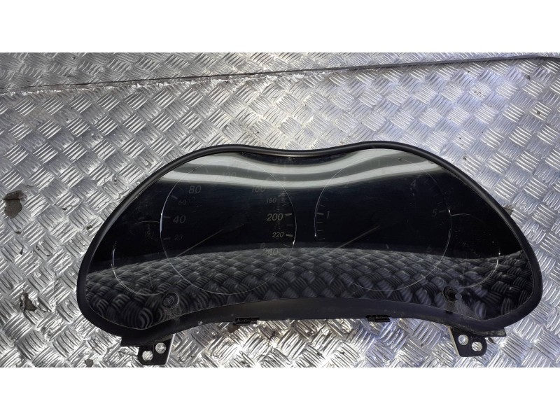 Recambio de cuadro instrumentos para toyota avensis berlina (t25) referencia OEM IAM 8380005850  