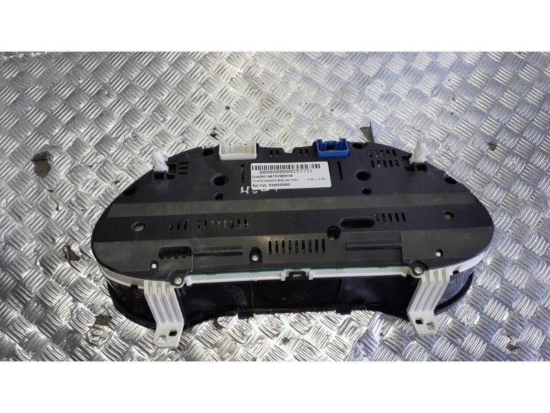 Recambio de cuadro instrumentos para toyota avensis berlina (t25) referencia OEM IAM 8380005850  