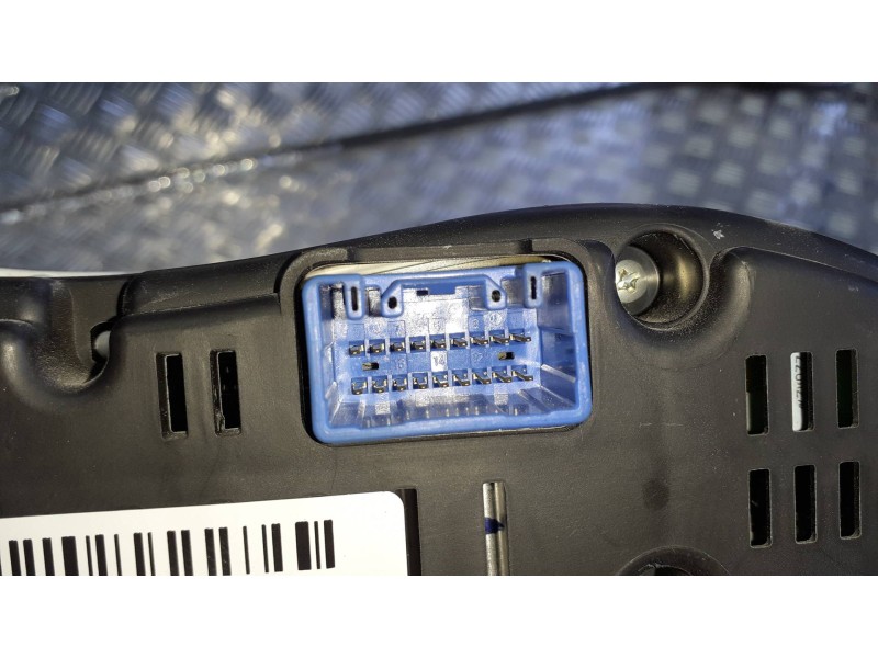 Recambio de cuadro instrumentos para toyota avensis berlina (t25) referencia OEM IAM 8380005850  